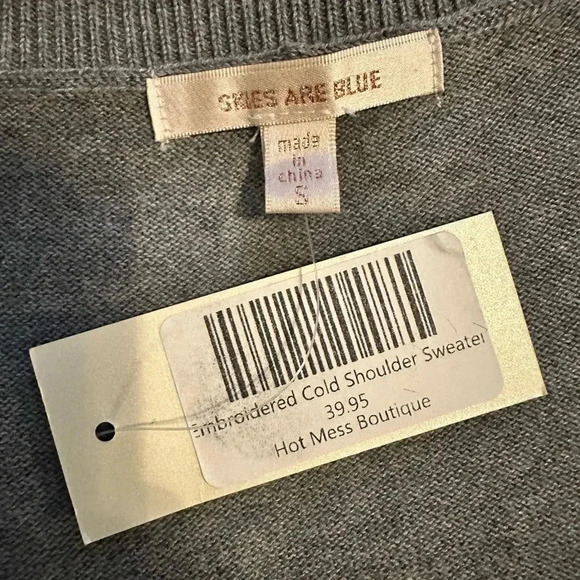 NWT Skies are blue embroidered cold shoulder sweater gray size S - Picture 6 of 8